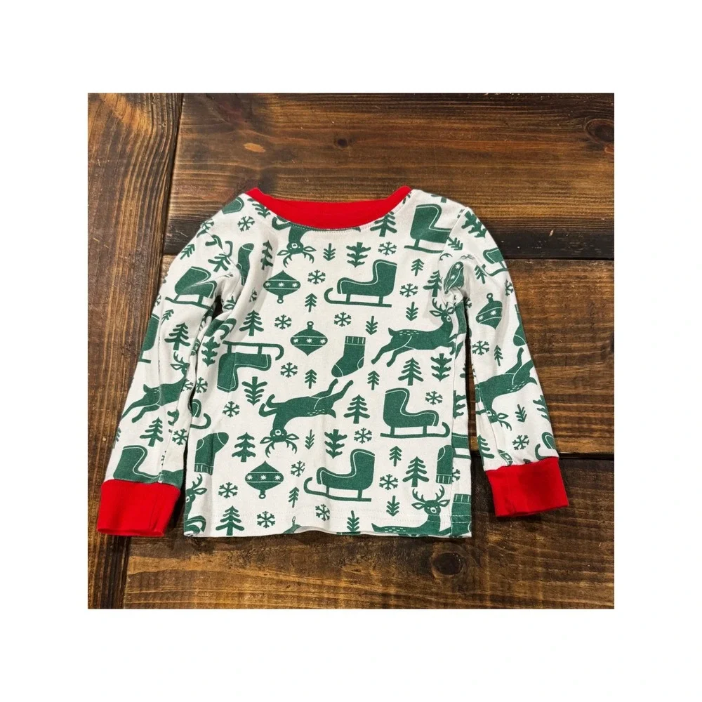 Carter's Pajama Set White Green Red Holiday Reindeer Sled Tree 2T